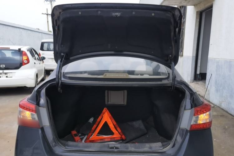 Used Nissan Sylphy 2012 1.6 XL CVT Luxury Edition Trunk