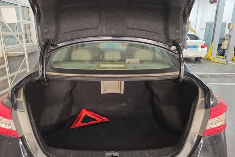 Used Nissan Sylphy 2012 1.6 XL CVT Luxury Edition Trunk