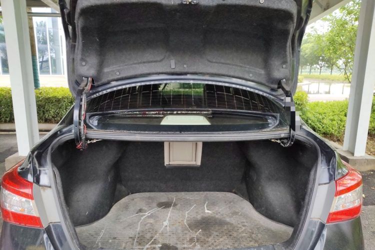 Used Nissan Sylphy 2012 1.6 XL Manual Luxury Edition Trunk