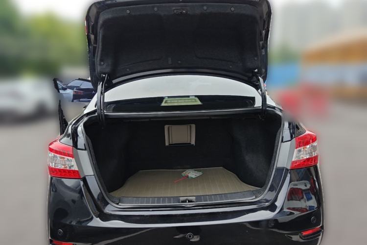 Used Nissan Sylphy 2012 1.6 XL CVT Luxury Edition Trunk