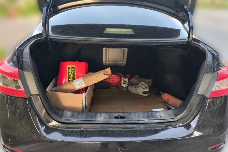 Used Nissan Sylphy 2012 1.6 XL Manual Luxury Edition Trunk
