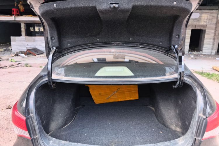 Used Nissan Sylphy 2012 Classic 1.6XE Manual Comfort Edition Trunk