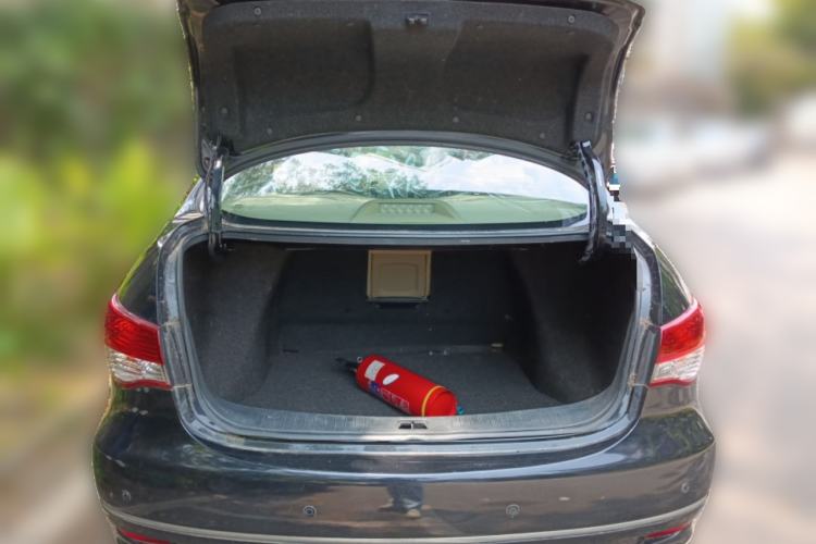 Used Nissan Sylphy 2012 Classic 1.6XE Manual Comfort Edition Trunk