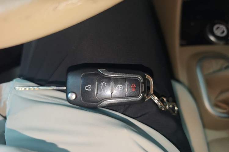 Used Nissan Sylphy 2012 Classic 1.6XE Manual Comfort Edition Vehicle Key