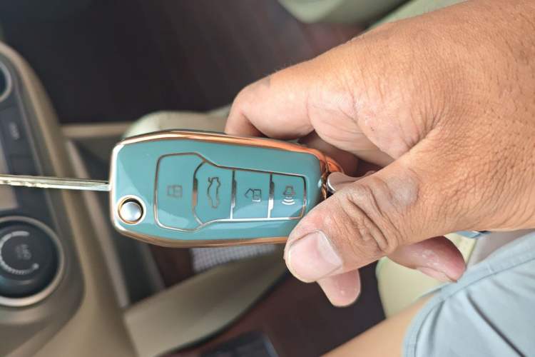 Used Nissan Sylphy 2012 Classic 1.6XE Automatic Comfort Edition Vehicle Key