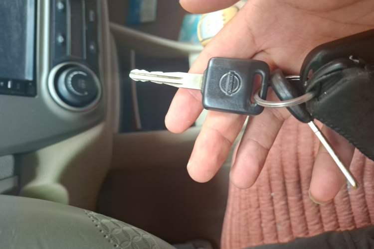 Used Nissan Sylphy 2012 Classic 1.6XE Manual Comfort Edition Vehicle Key