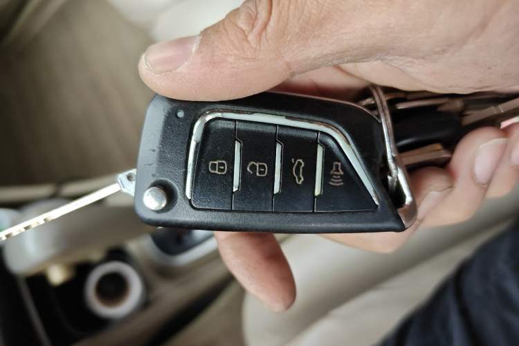 Used Nissan Sylphy 2012 Classic 1.6XE Automatic Comfort Edition Vehicle Key