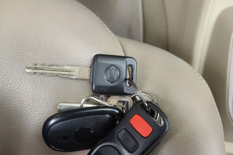 Used Nissan Sylphy 2012 Classic 1.6XE Manual Comfort Edition Vehicle Key