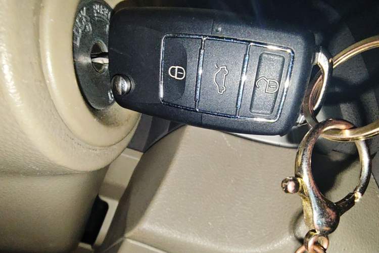 Used Nissan Sylphy 2012 Classic 1.6XE Manual Comfort Edition Vehicle Key
