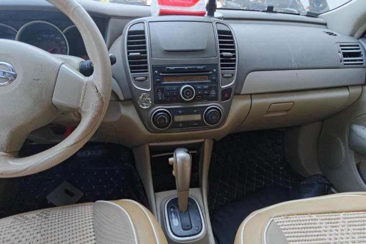 Used Nissan Sylphy 2012 Classic 1.6XE Automatic Comfort Edition Audio And AC Panel