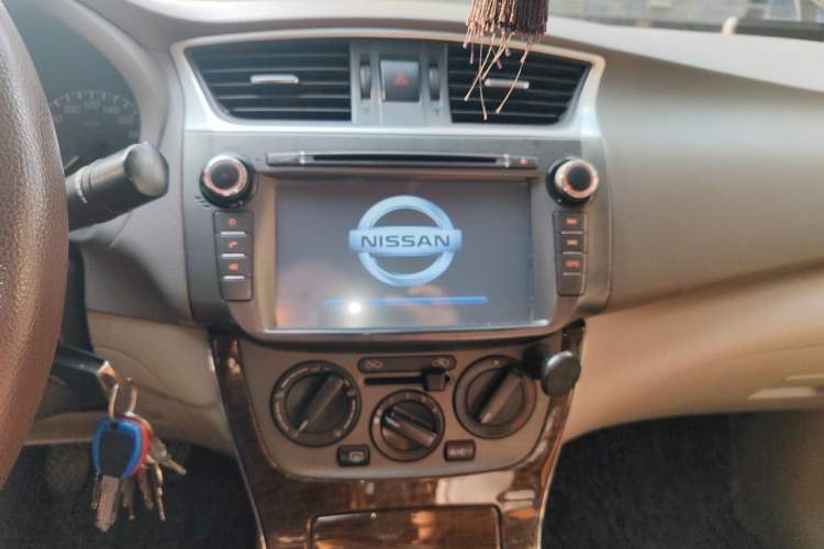 Used Nissan Sylphy 2012 1.6 XL Manual Luxury Edition Audio And AC Panel