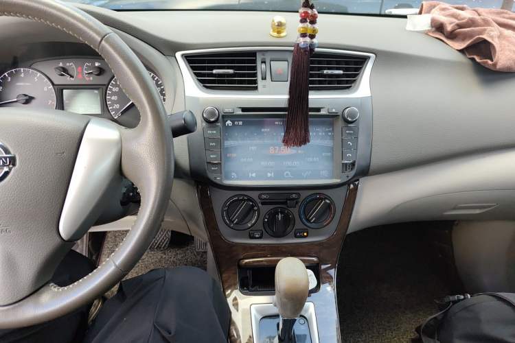 Used Nissan Sylphy 2012 1.6 XL CVT Luxury Edition Audio And AC Panel
