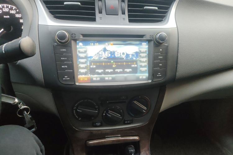 Used Nissan Sylphy 2012 1.6 XL Manual Luxury Edition Audio And AC Panel