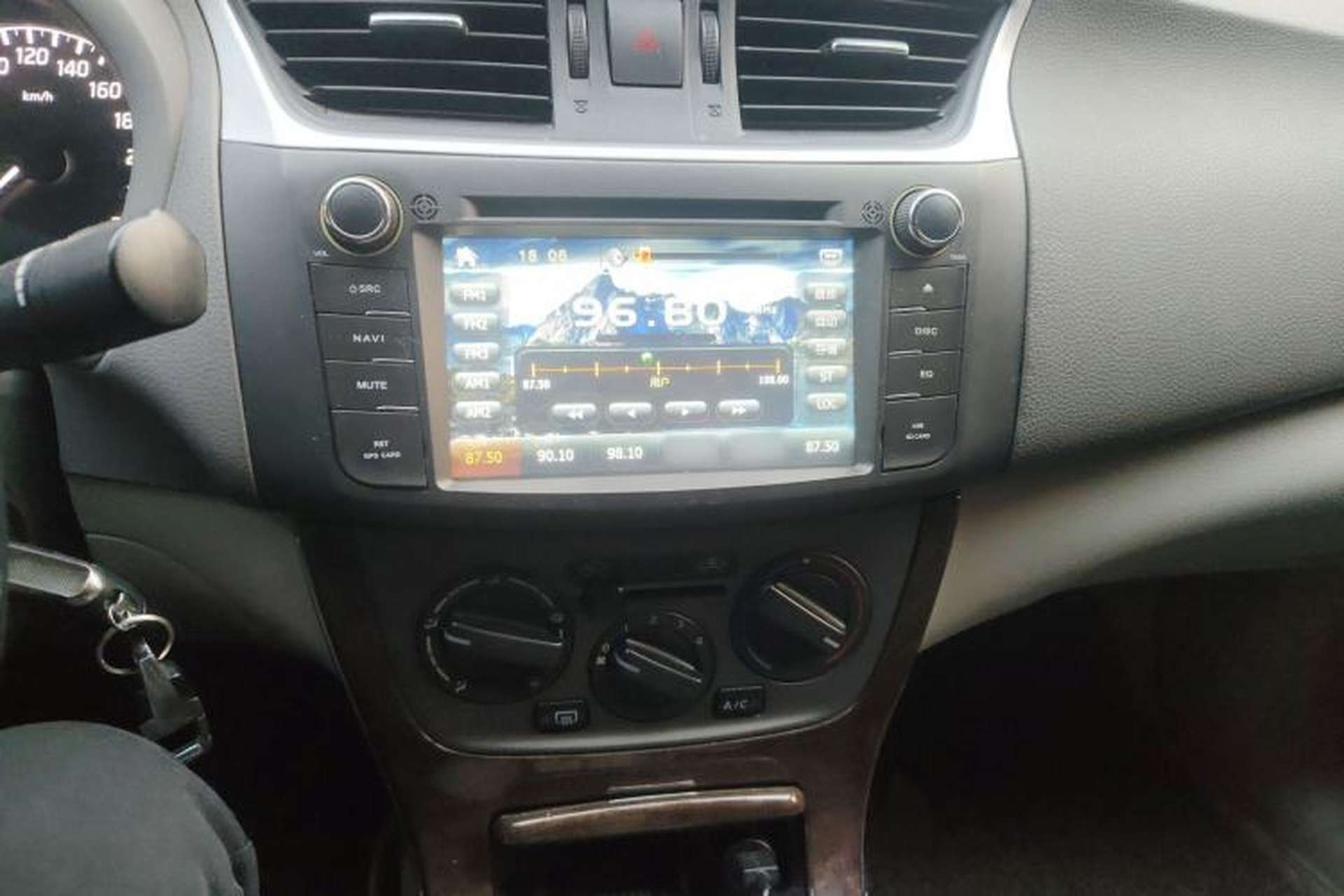 Used Nissan Sylphy 2012 1.6 XL Manual Luxury Edition Audio And AC Panel