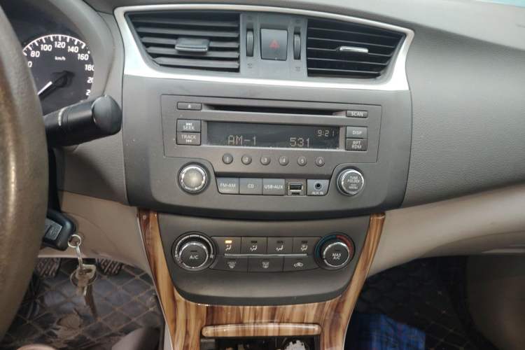 Used Nissan Sylphy 2012 1.6 XL Manual Luxury Edition Audio And AC Panel