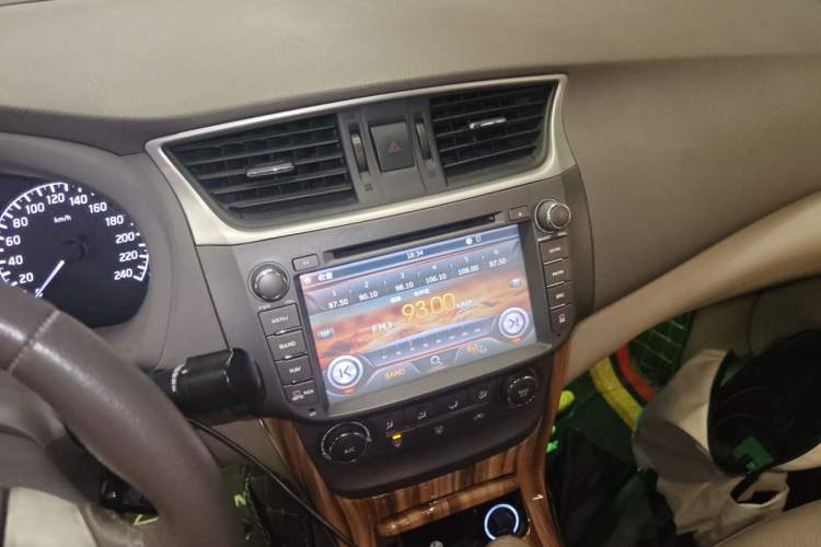 Used Nissan Sylphy 2012 1.6 XL CVT Luxury Edition Audio And AC Panel
