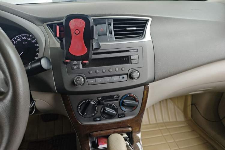Used Nissan Sylphy 2012 1.6 XL CVT Luxury Edition Audio And AC Panel