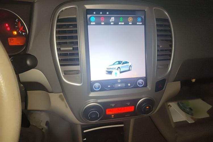 Used Nissan Sylphy 2012 Classic 1.6XE Automatic Comfort Edition Audio And AC Panel