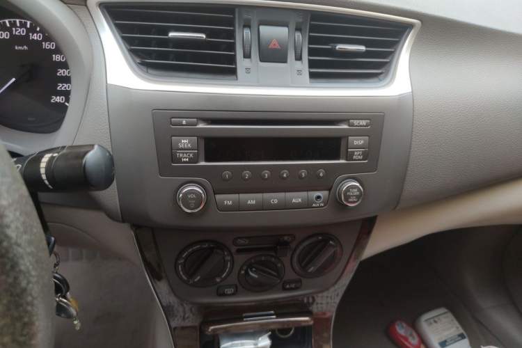Used Nissan Sylphy 2012 1.6 XL CVT Luxury Edition Audio And AC Panel