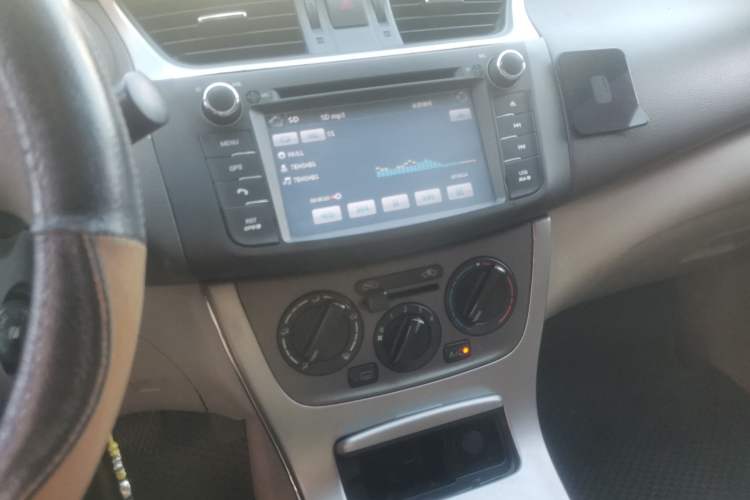 Used Nissan Sylphy 2012 1.8XL Manual Luxury Edition Audio And AC Panel