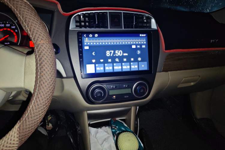 Used Nissan Sylphy 2012 Classic 1.6XE Manual Comfort Edition Audio And AC Panel