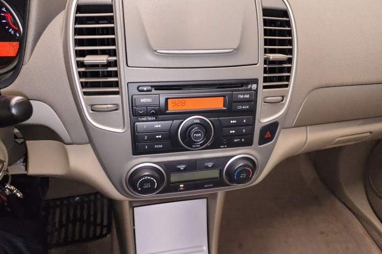 Used Nissan Sylphy 2012 Classic 1.6XL Manual Luxury Edition Audio And AC Panel