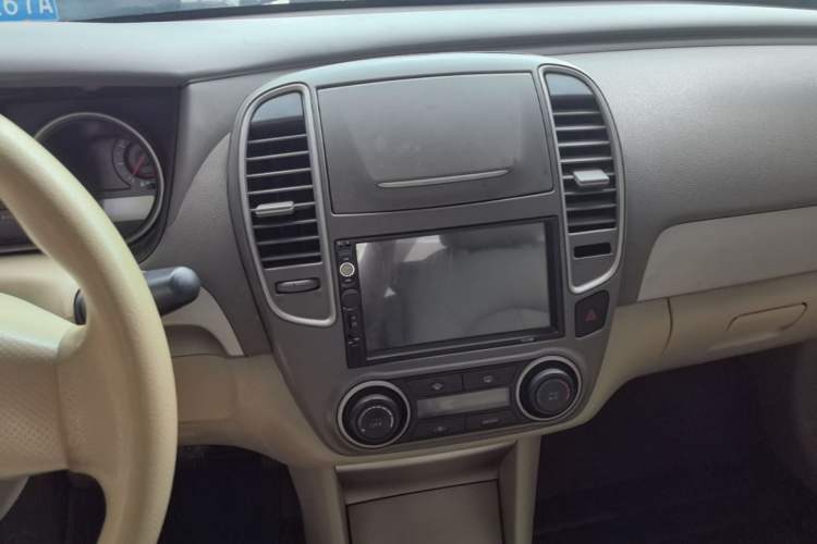 Used Nissan Sylphy 2012 Classic 1.6XE Manual Comfort Edition Audio And AC Panel