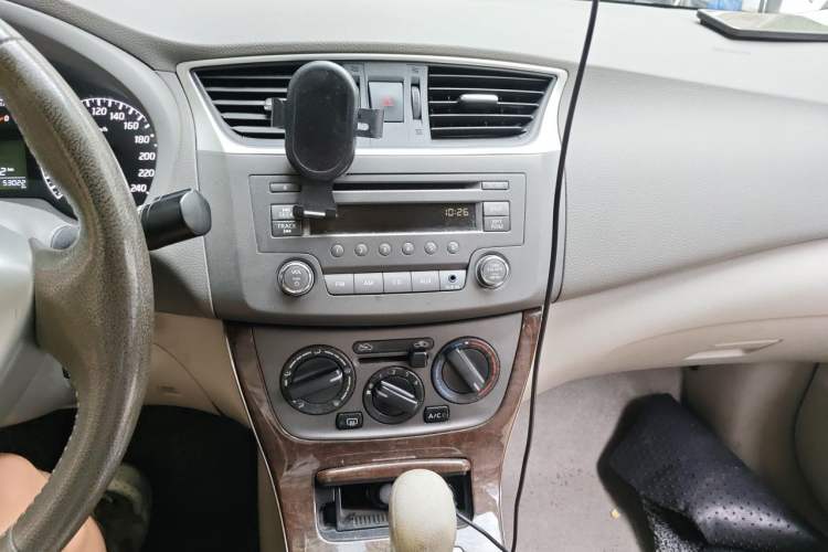 Used Nissan Sylphy 2012 1.6 XL CVT Luxury Edition Audio And AC Panel