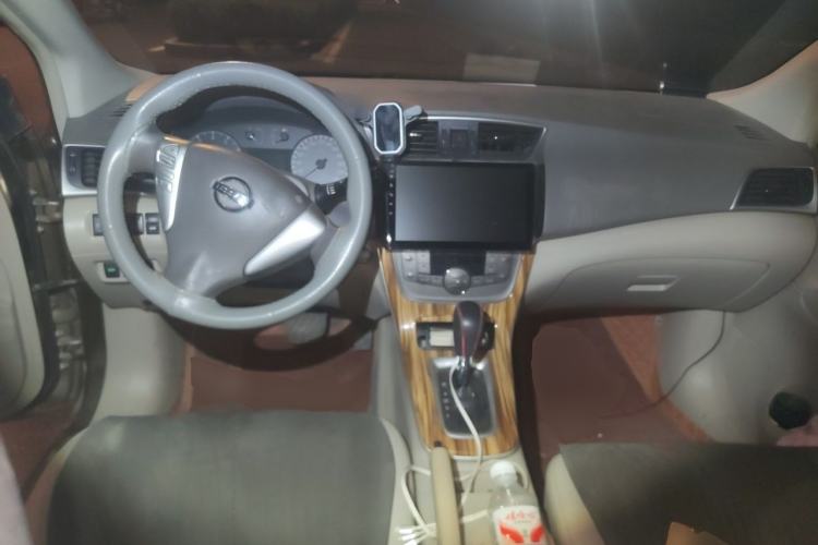 Used Nissan Sylphy 2012 1.6 XL CVT Luxury Edition Center Console
