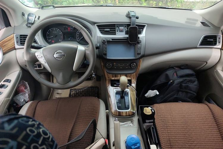 Used Nissan Sylphy 2012 1.6 XL CVT Luxury Edition Center Console