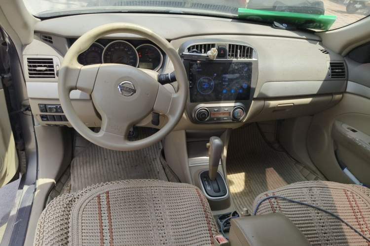 Used Nissan Sylphy 2012 Classic 1.6XE Automatic Comfort Edition Center Console
