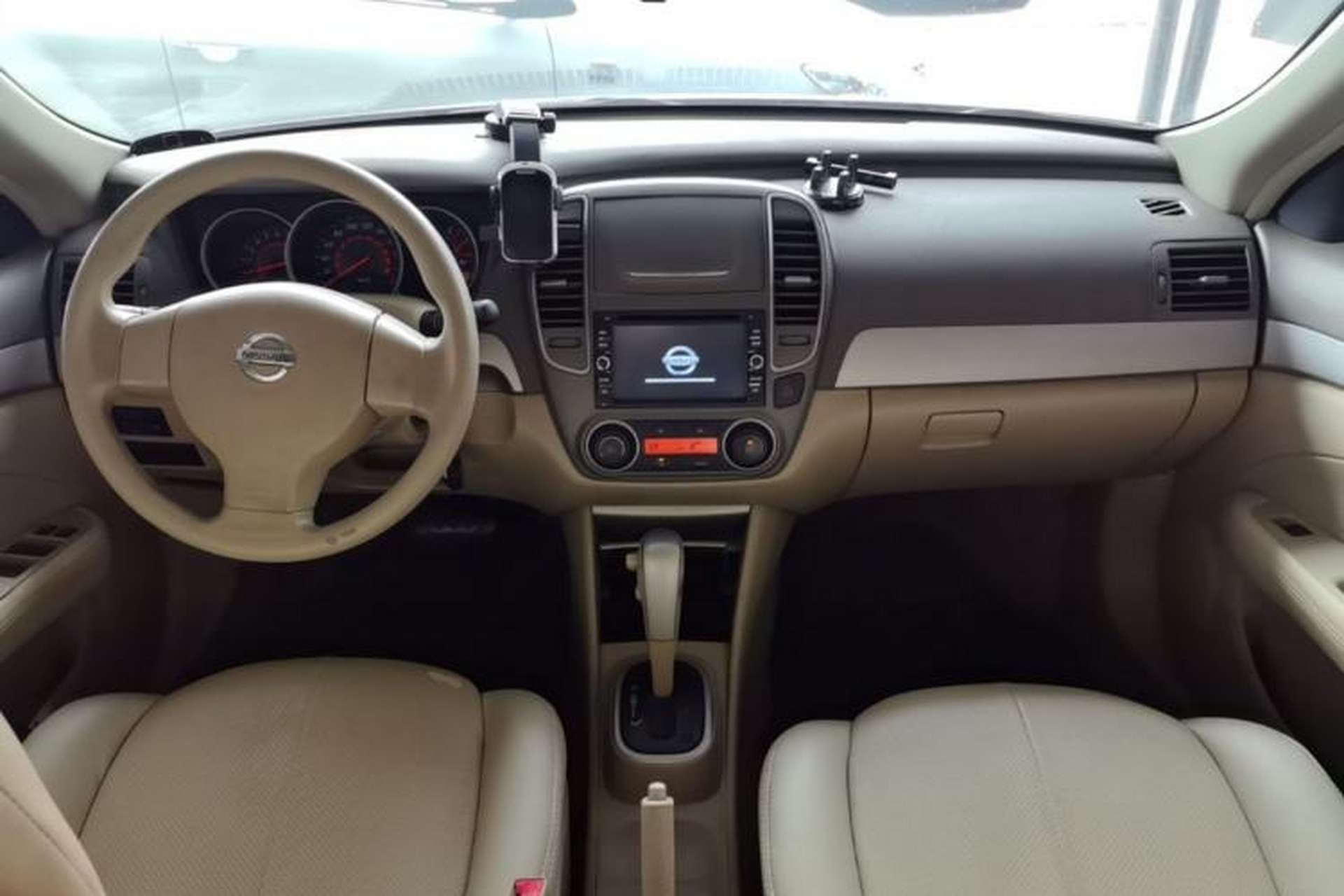 Used Nissan Sylphy 2012 Classic 1.6XE Automatic Comfort Edition Center Console