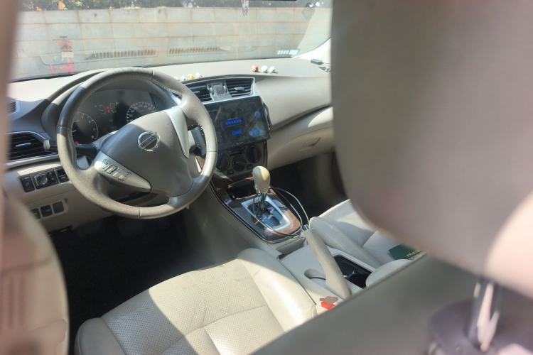 Used Nissan Sylphy 2012 1.6 XL CVT Luxury Edition Center Console