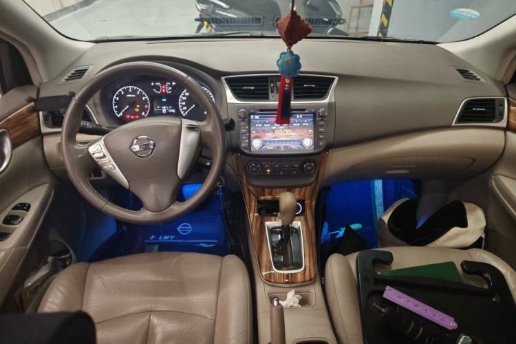 Used Nissan Sylphy 2012 1.6 XL CVT Luxury Edition Center Console