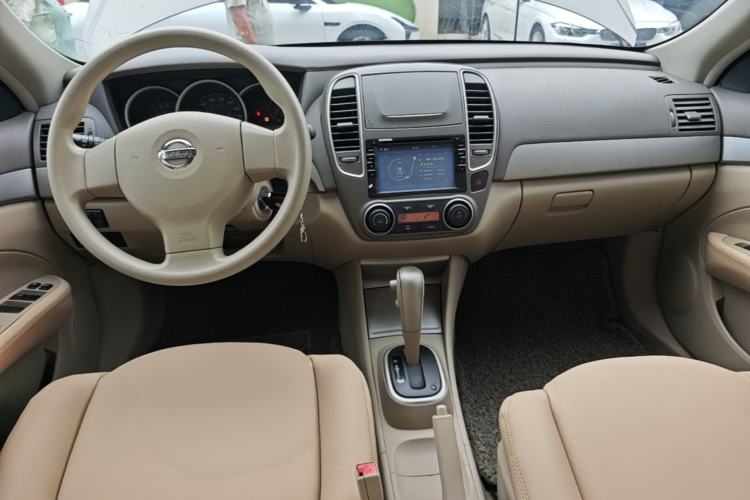 Used Nissan Sylphy 2012 Classic 1.6XE Automatic Comfort Edition Center Console