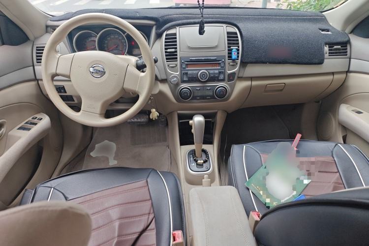 Used Nissan Sylphy 2012 Classic 1.6XE Automatic Comfort Edition Center Console