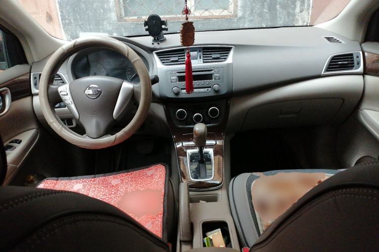 Used Nissan Sylphy 2012 Classic 1.6 XL Automatic Luxury Edition Center Console