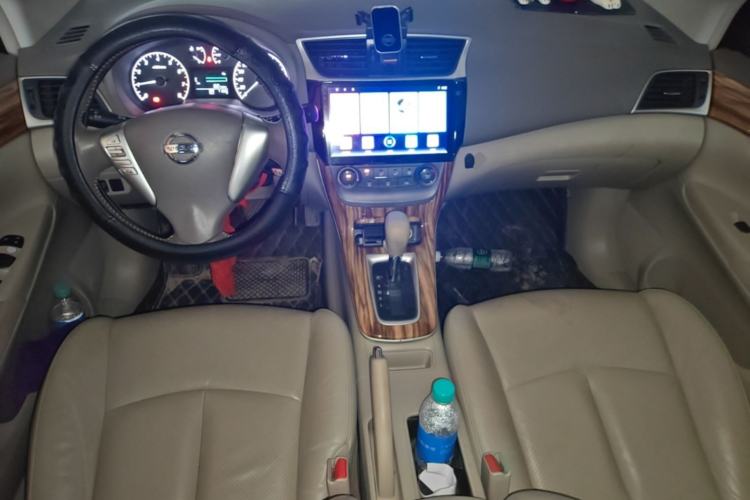 Used Nissan Sylphy 2012 1.6 XL CVT Luxury Edition Center Console