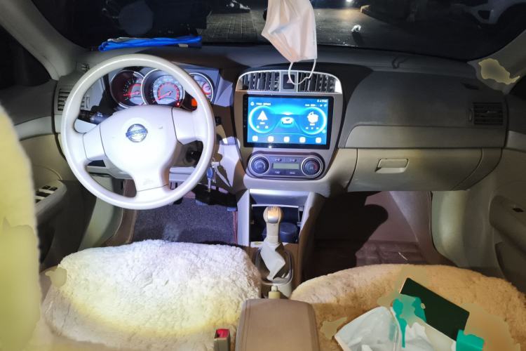 Used Nissan Sylphy 2012 Classic 1.6XE Manual Comfort Edition Center Console