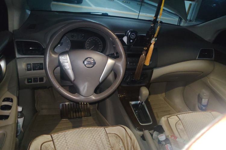 Used Nissan Sylphy 2012 1.6 XL CVT Luxury Edition Center Console