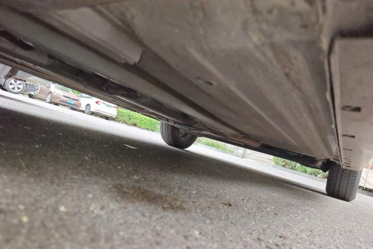 Used Nissan Sylphy 2012 Classic 1.6XE Manual Comfort Edition Chassis Front Left