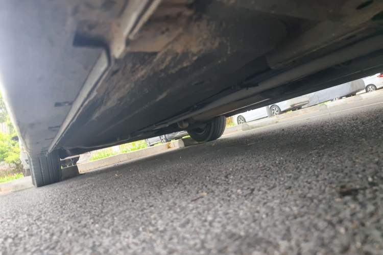 Used Nissan Sylphy 2012 Classic 1.6XE Manual Comfort Edition Chassis Front Right