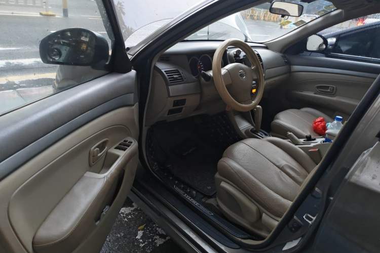 Used Nissan Sylphy 2012 Classic 1.6XE Automatic Comfort Edition Driver Seat