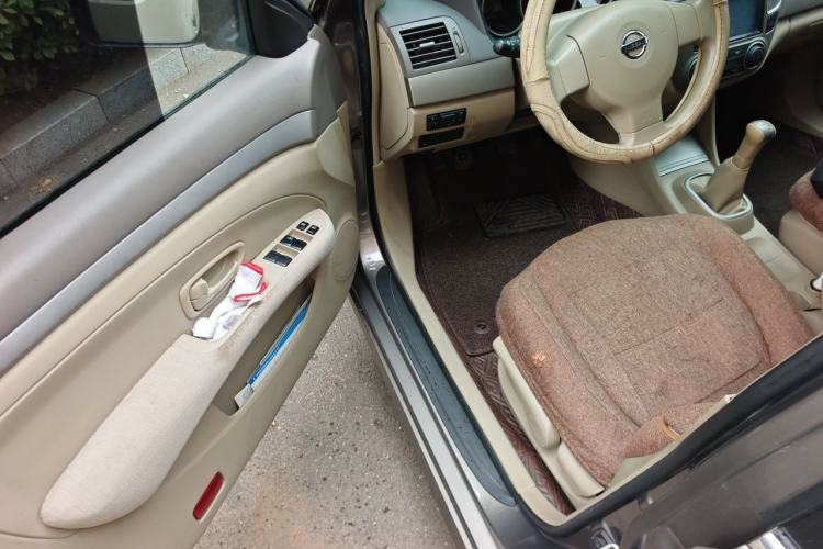 Used Nissan Sylphy 2012 Classic 1.6XE Manual Comfort Edition Driver Seat
