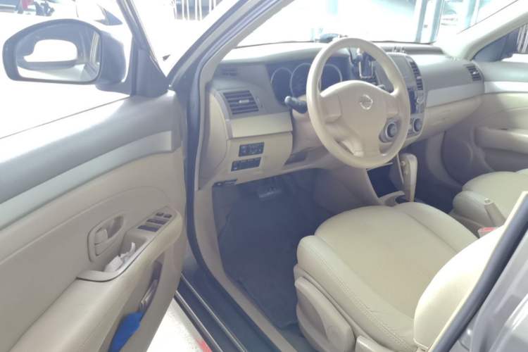 Used Nissan Sylphy 2012 Classic 1.6XE Automatic Comfort Edition Driver Seat