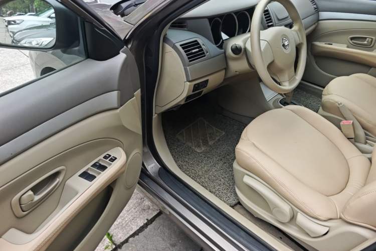 Used Nissan Sylphy 2012 Classic 1.6XE Automatic Comfort Edition Driver Seat