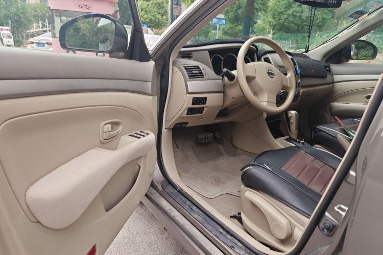 Used Nissan Sylphy 2012 Classic 1.6XE Automatic Comfort Edition Driver Seat