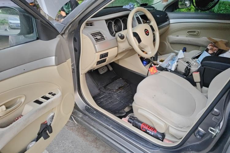Used Nissan Sylphy 2012 Classic 1.6XE Automatic Comfort Edition Driver Seat