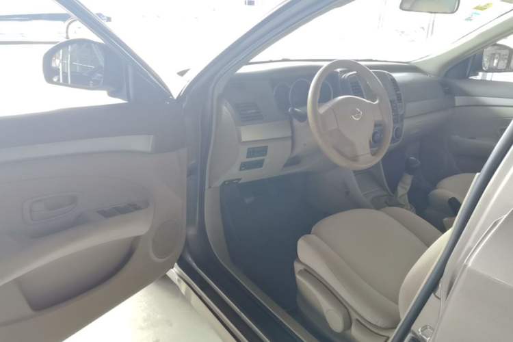 Used Nissan Sylphy 2012 Classic 1.6XE Manual Comfort Edition Driver Seat