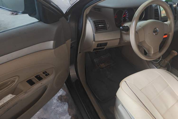 Used Nissan Sylphy 2012 Classic 1.6XE Manual Comfort Edition Driver Seat